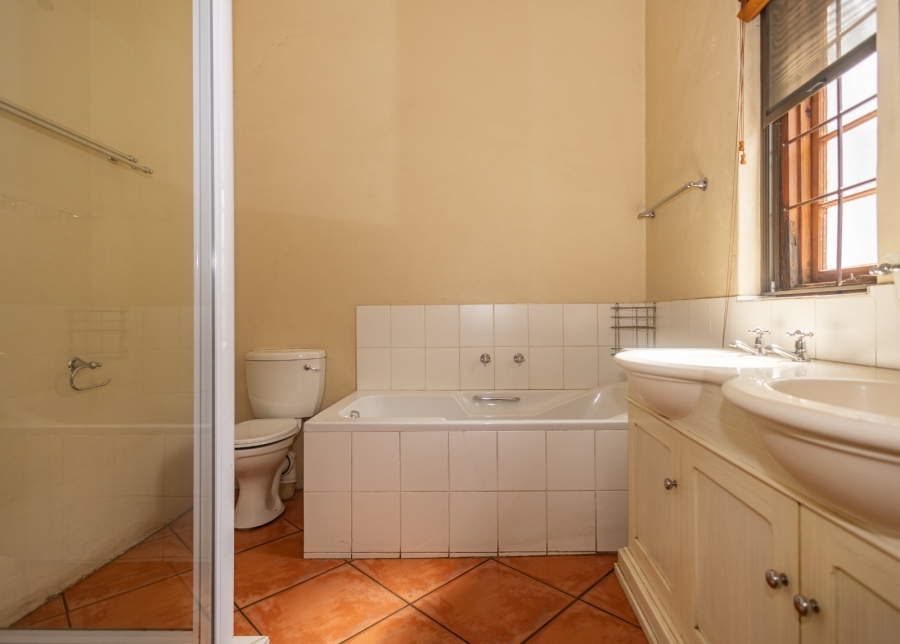 4 Bedroom Property for Sale in Paglande Western Cape